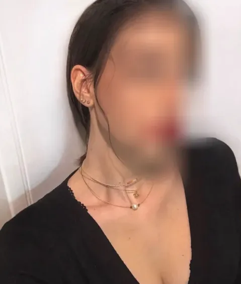 Amira, 25