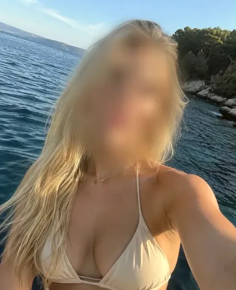Celina, 27