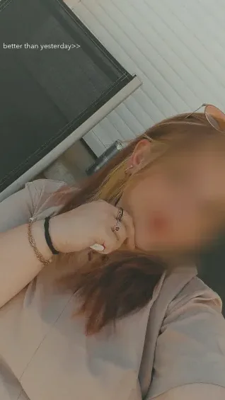 Christina, 27