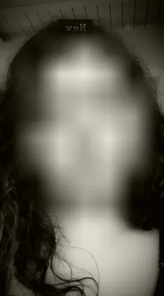 Fiona, 21