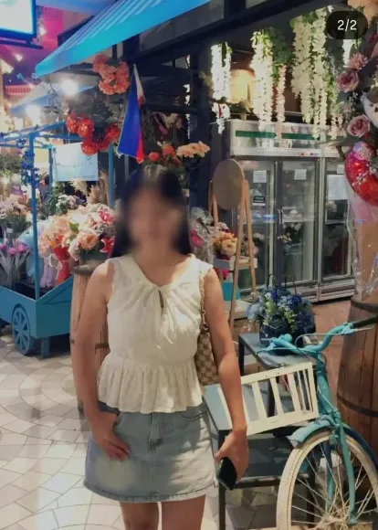 Larissa, 20