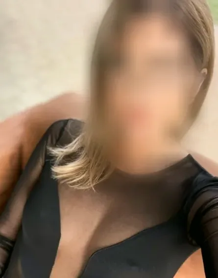Laura, 29