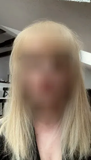 Nicole, 27