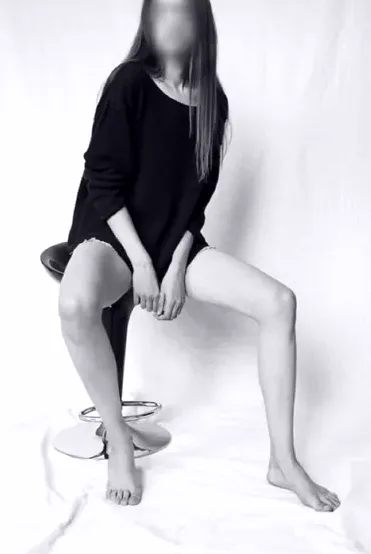 Simone, 28